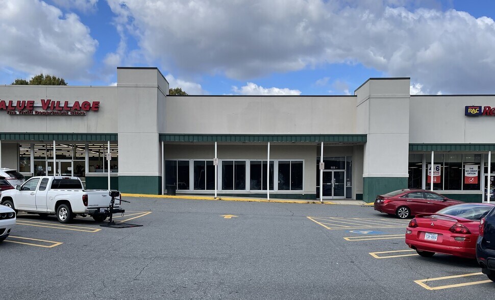 950 S Cannon Blvd, Kannapolis, NC à louer - Photo de l’immeuble – Image 2 sur 2