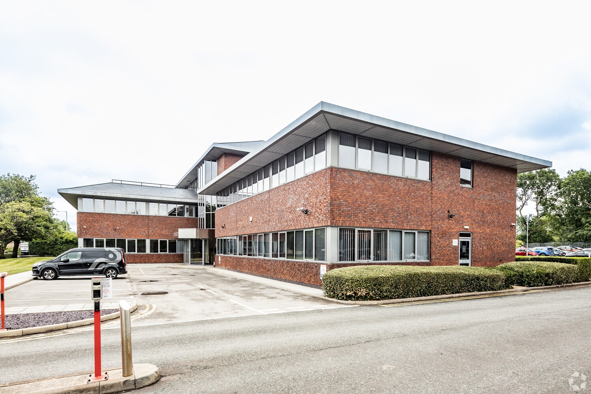 Wilmslow Rd, Cheadle à louer Photo principale– Image 1 sur 30