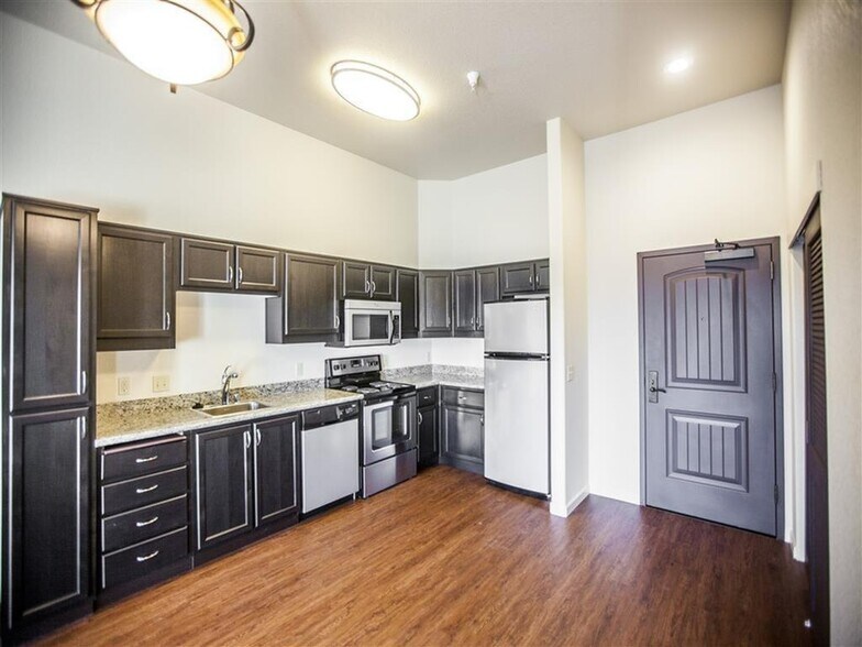 1520 16th St, Sacramento, CA à louer - Photo de l’immeuble – Image 3 sur 45
