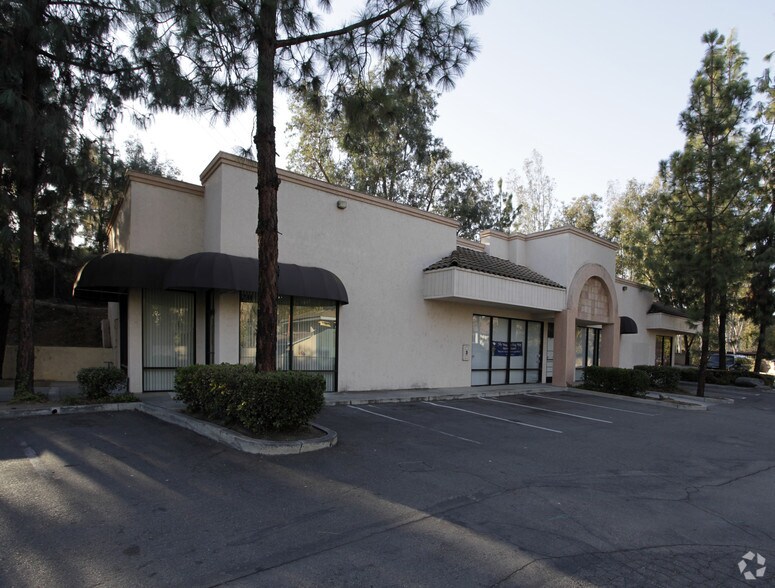 2065 S Escondido Blvd -, Escondido, CA à louer - Photo de l’immeuble – Image 2 sur 3