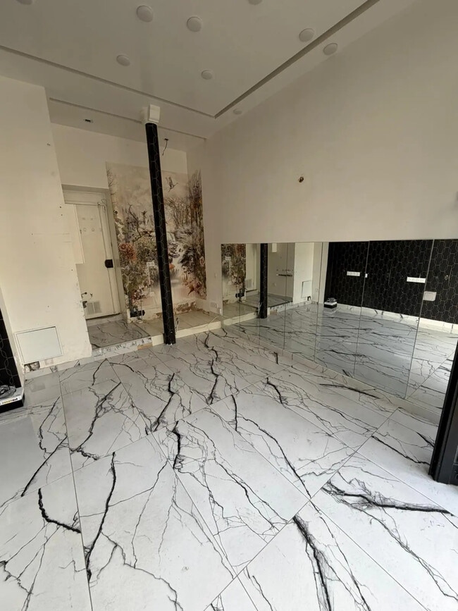 Plus de détails pour Local commercial à louer