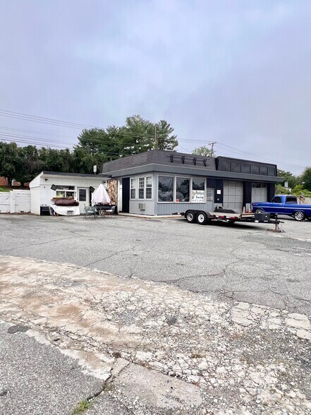 3648 S Amherst Hwy, Madison Heights, VA à vendre - Photo de l’immeuble – Image 2 sur 4