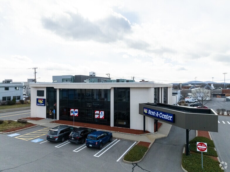 490 Valley St, Manchester, NH à vendre - Photo principale – Image 1 sur 9