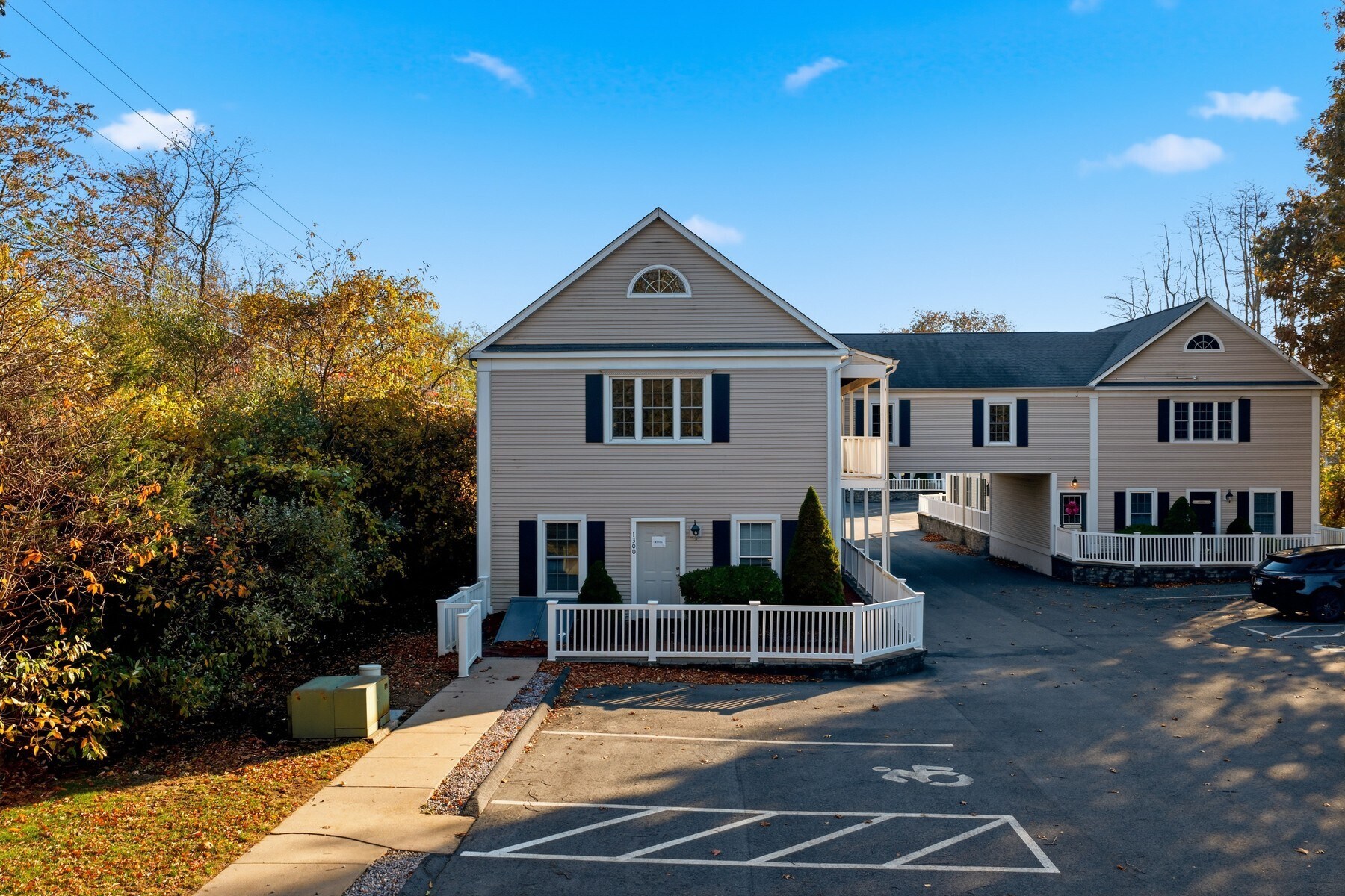 123 Elm St, Old Saybrook, CT à vendre Photo de l’immeuble– Image 1 sur 21