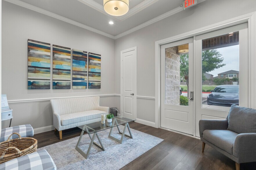 4425 Plano Pkwy, Carrollton, TX à louer - Photo de l’immeuble – Image 3 sur 18