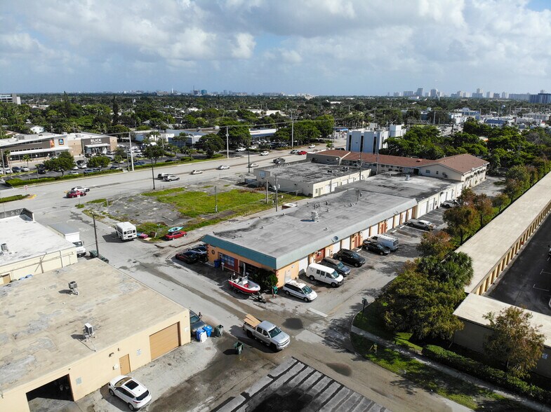 901-919 NE 30th Ct, Oakland Park, Oakland Park, FL à louer - Aérien – Image 2 sur 14