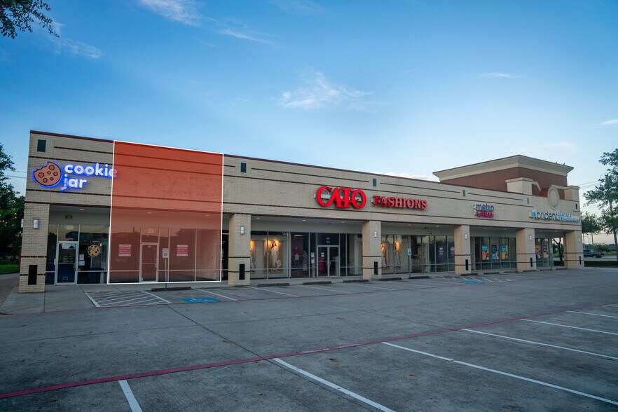 1921 N Main St, Pearland, TX à louer - Photo de l’immeuble – Image 2 sur 7