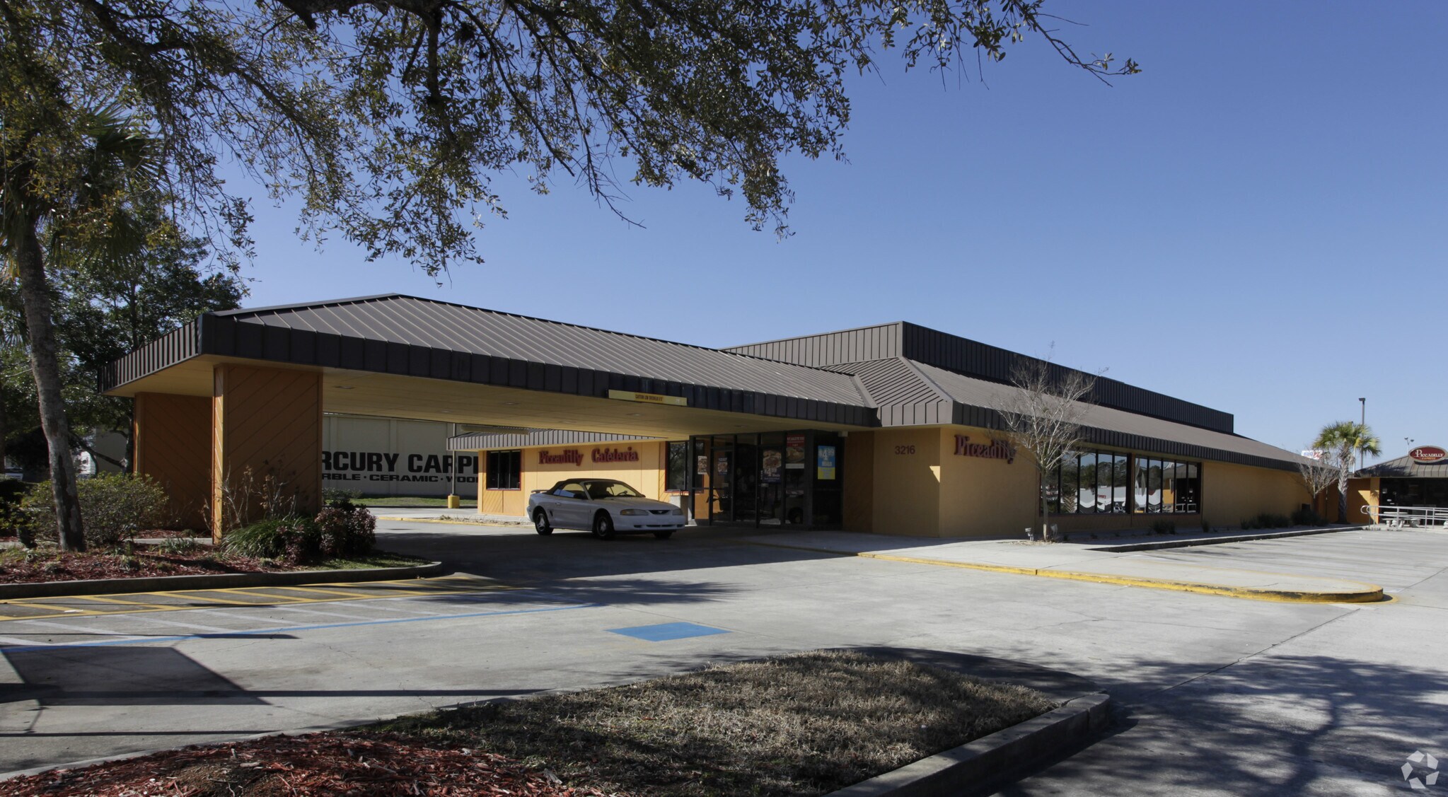 3216 University Blvd S, Jacksonville, FL à louer Photo de l’immeuble– Image 1 sur 5
