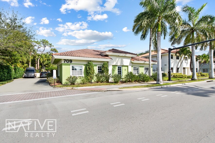 709 E Hillsboro Beach Blvd, Deerfield Beach, FL à louer - Photo de l’immeuble – Image 3 sur 15