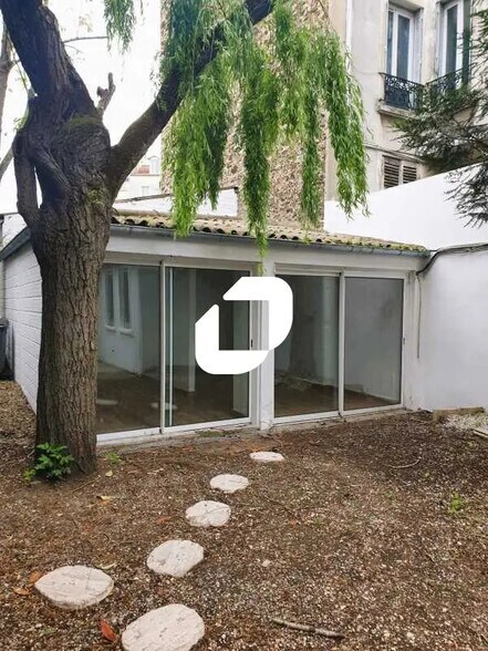 Local d’activités dans Ivry-sur-Seine à louer - Photo de l’immeuble – Image 3 sur 14