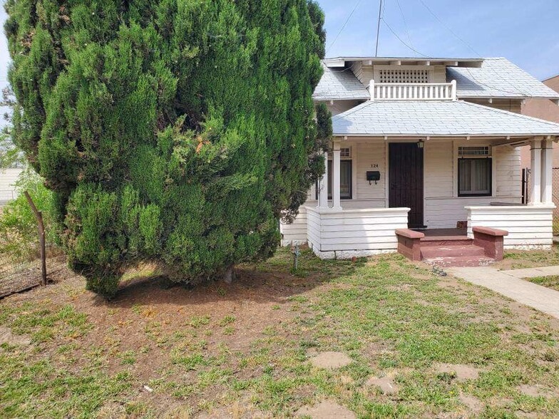 124 S Olive Ave, Rialto, CA à vendre - Photo principale – Image 2 sur 24