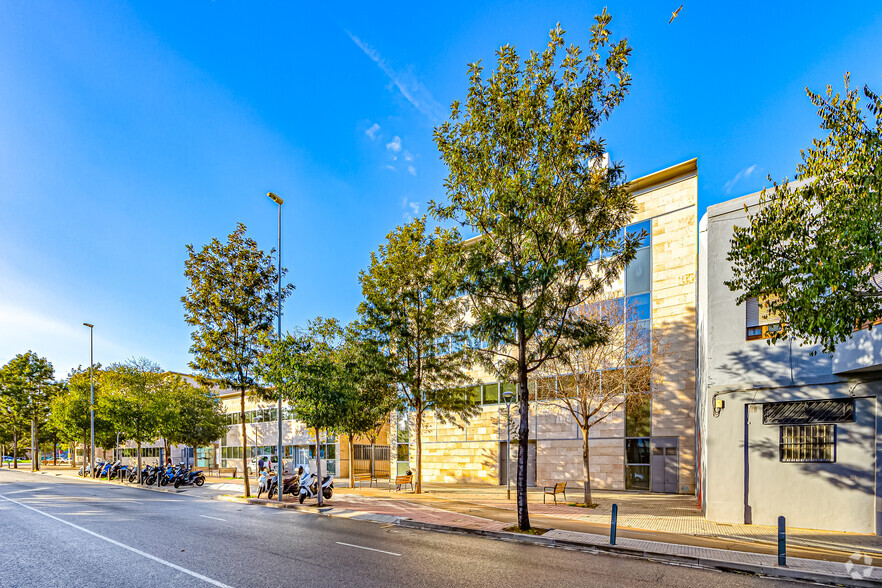 Carretera Hospitalet, 147, Cornellà de Llobregat, Barcelona à louer - Photo de l’immeuble – Image 3 sur 4