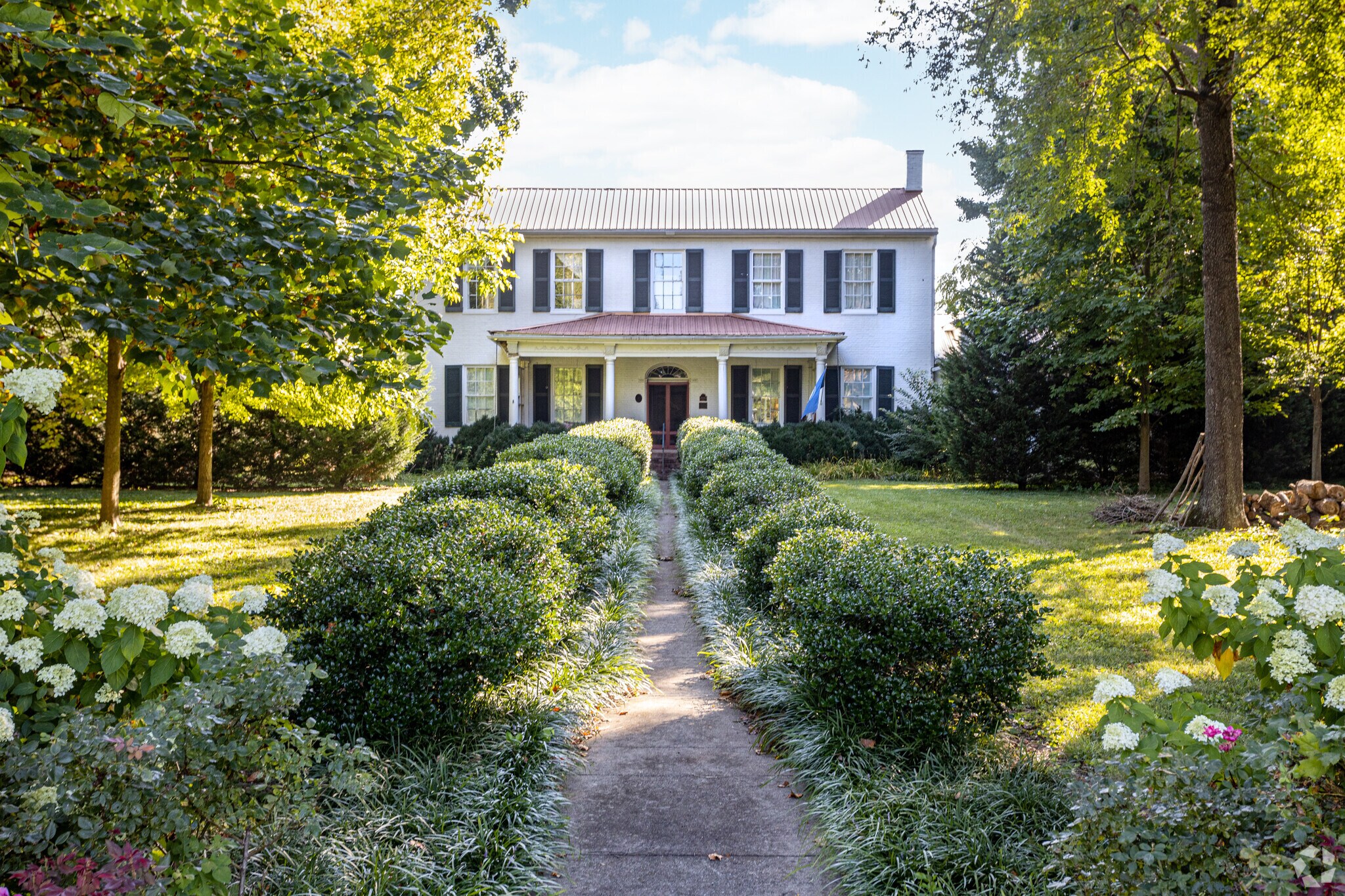 2227 Bashford Manor Ln, Louisville, KY à vendre Photo principale– Image 1 sur 14