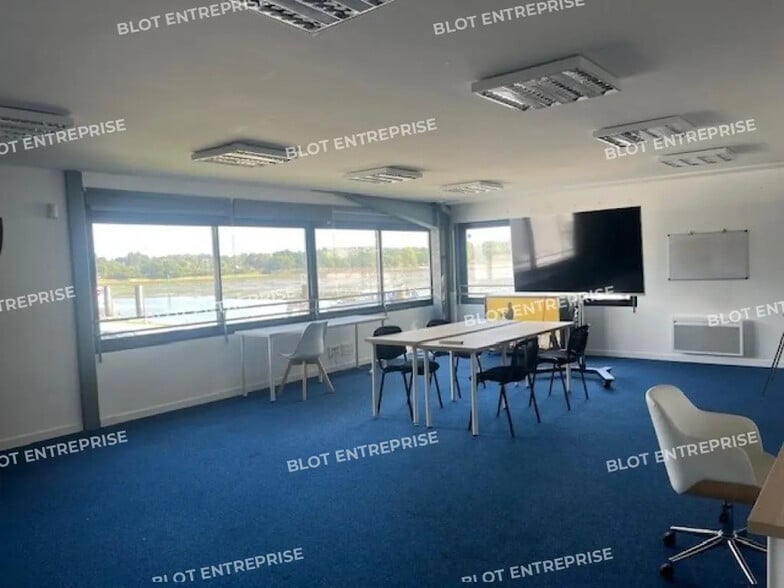 Bureau dans Vannes à louer - Photo de l’immeuble – Image 2 sur 5