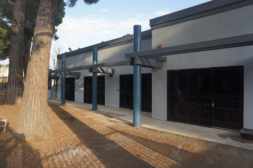 4508 N Sierra Way, San Bernardino, CA à louer - Photo de l’immeuble – Image 3 sur 47
