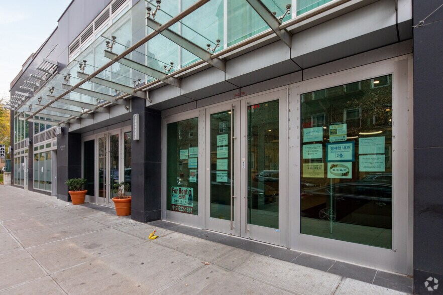 142-38 37th Ave, Flushing, NY à vendre - Photo de l’immeuble – Image 3 sur 22