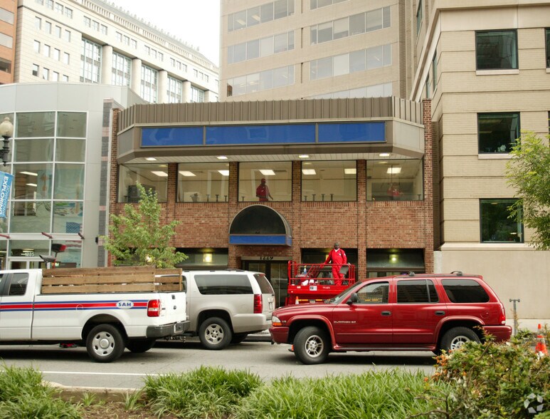 1229 New York Ave NW, Washington, DC à vendre - Photo de l’immeuble – Image 1 sur 8