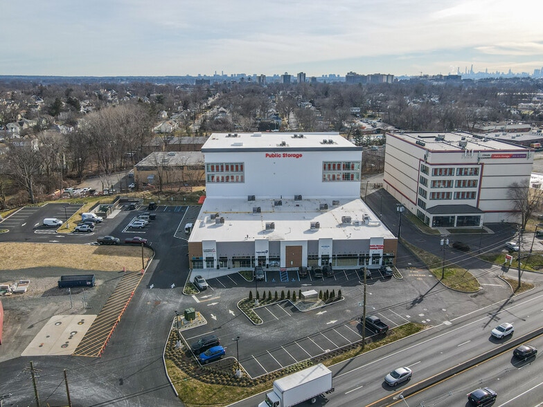174 State Rt 17 N, Rochelle Park, NJ à louer - Photo de l’immeuble – Image 3 sur 7