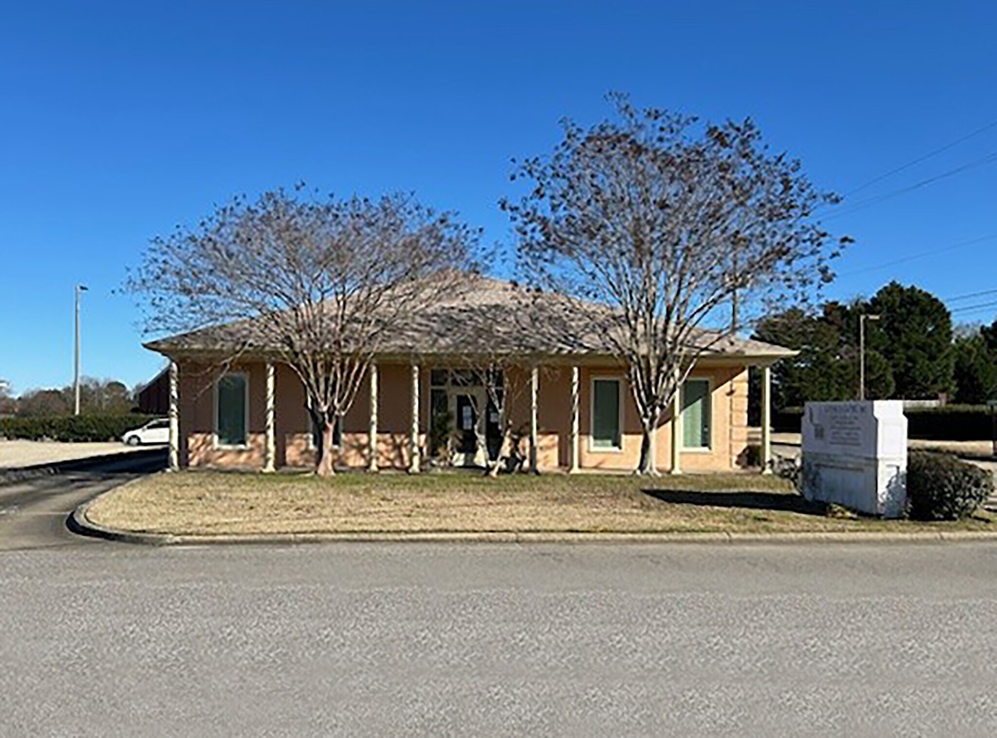 316 St Lukes Dr, Montgomery, AL à vendre Photo de l’immeuble– Image 1 sur 17
