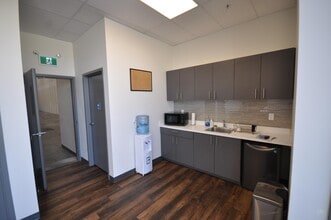 8489 40 St SE, Calgary, AB à louer Photo intérieure– Image 1 sur 4