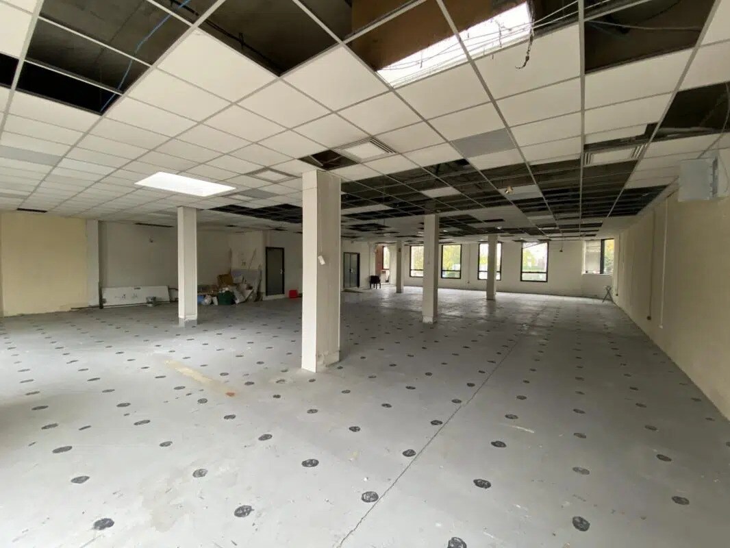 Industriel/Logistique dans Massy à louer Photo de l’immeuble– Image 1 sur 11