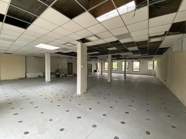 Plus de détails pour Industriel/Logistique à louer