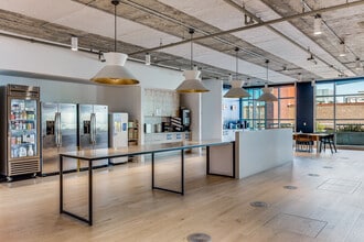 153 Townsend St, San Francisco, CA à louer Photo intérieure– Image 2 sur 3