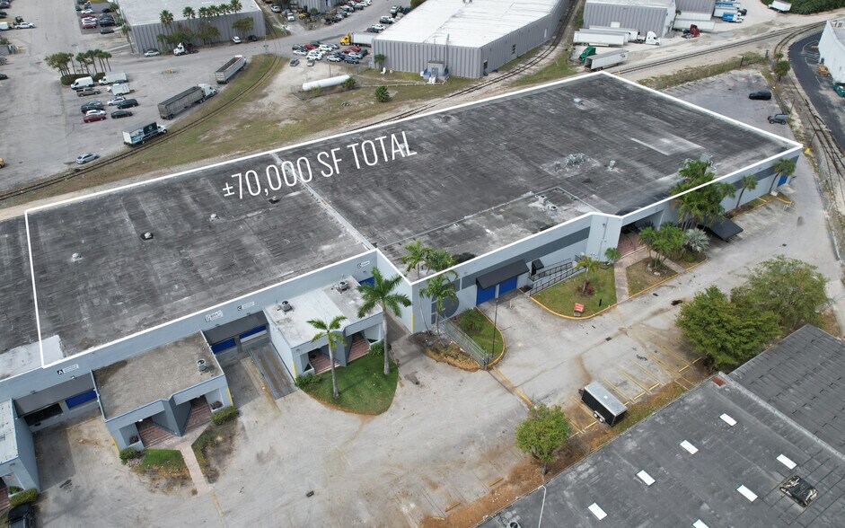 9970 NW 89th Ct, Medley, FL à louer - Photo de l’immeuble – Image 3 sur 11
