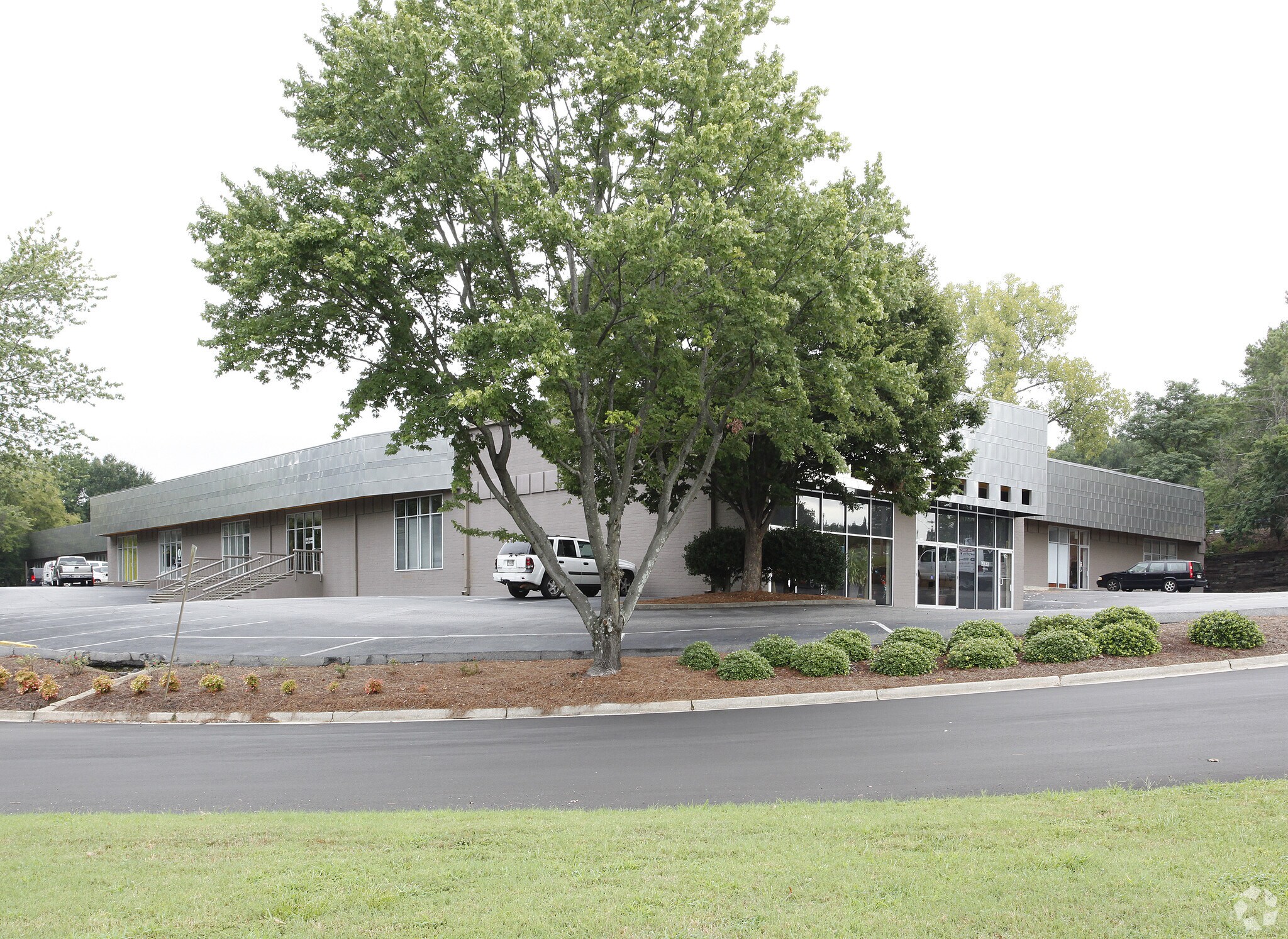 2135 Defoor Hills Rd NW, Atlanta, GA à louer Photo principale– Image 1 sur 11