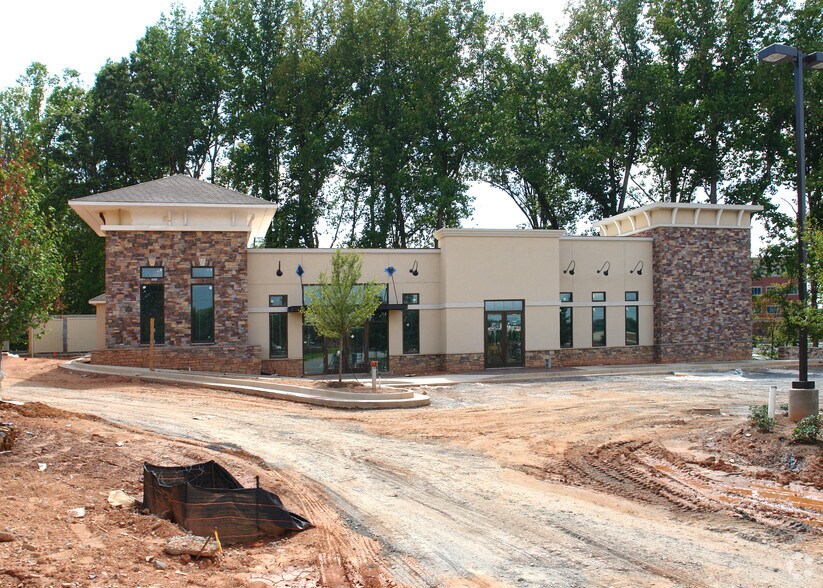 6375 McGinnis Ferry Rd, Johns Creek, GA à vendre - Photo de l’immeuble – Image 3 sur 7