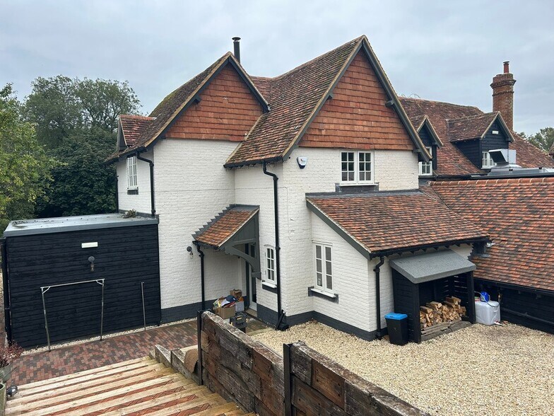 Winterbourne Rd, Newbury à vendre - Photo de l’immeuble – Image 3 sur 9