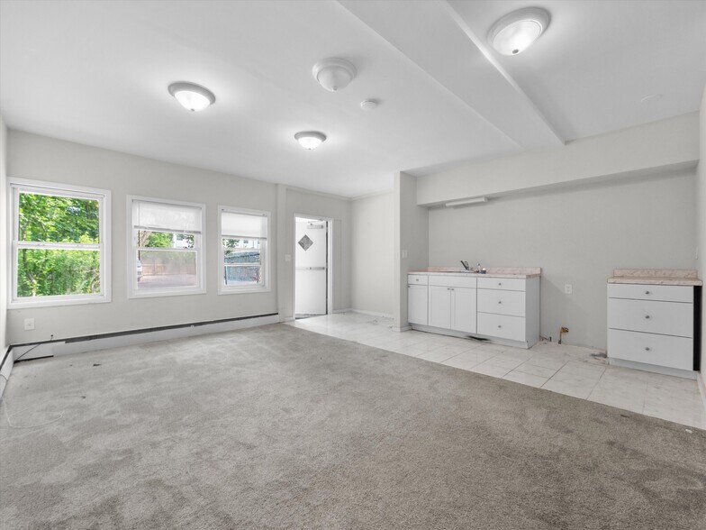 249 N Middletown Rd, Pearl River, NY à vendre - Photo de l’immeuble – Image 1 sur 27