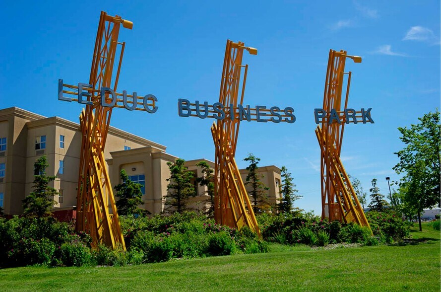 68 Th Avenue And 41 St, Leduc, AB à vendre - Photo de l’immeuble – Image 2 sur 3