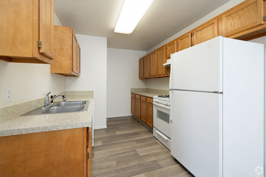 393 E Spaulding Ave, Pueblo, CO à vendre - Photo intérieure – Image 2 sur 21