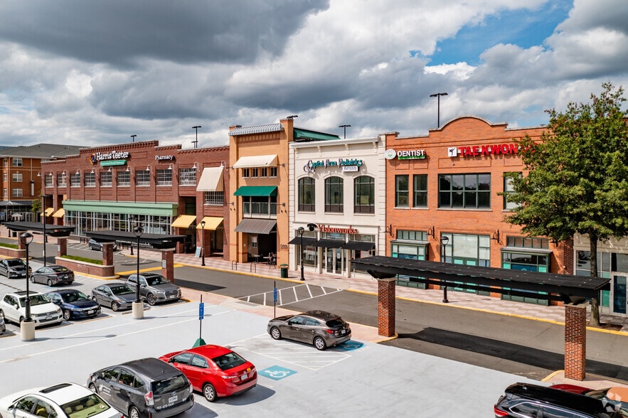 12950-12976 Highland Crossing Dr, Herndon, VA à louer - Photo de l’immeuble – Image 2 sur 9