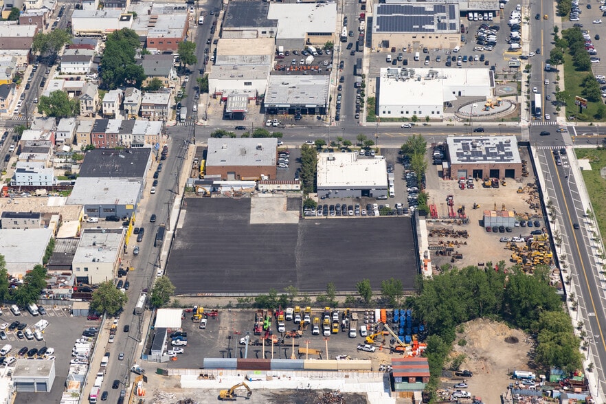 2025 130th St, College Point, NY à louer - Aérien – Image 3 sur 9