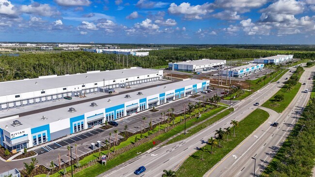 Plus de détails pour 16200 Ben Hill Griffin Pky, Fort Myers, FL - Bureau, Industriel/Logistique à louer