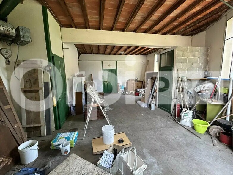 Industriel/Logistique dans Vaux à vendre - Photo de l’immeuble – Image 3 sur 12