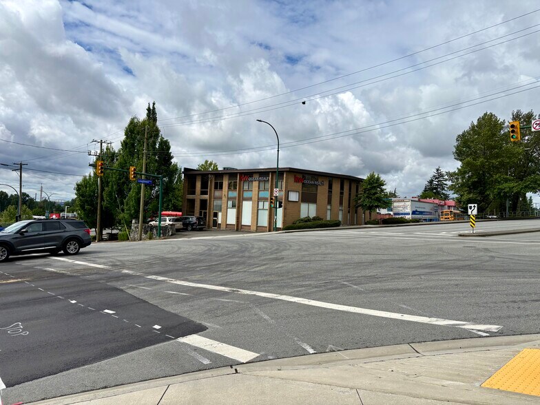 204-218 Blue Mountain St, Coquitlam, BC à louer - Photo de l’immeuble – Image 3 sur 20