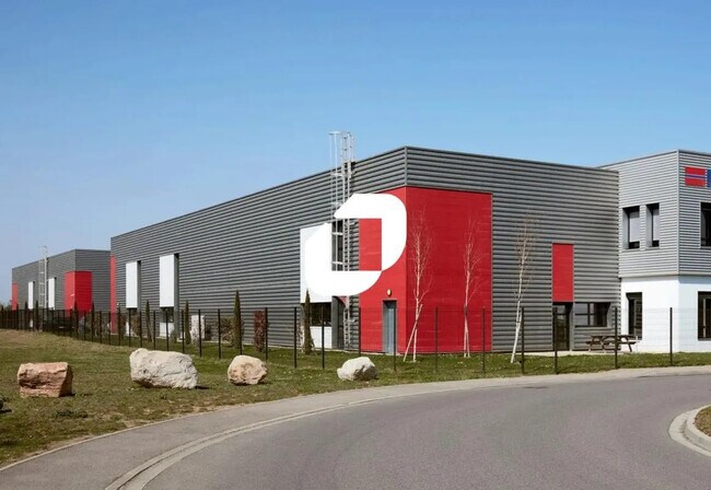 Plus de détails pour 5 Rue De Lombardie, Saint-Priest - Bureau, Local d'activités à louer