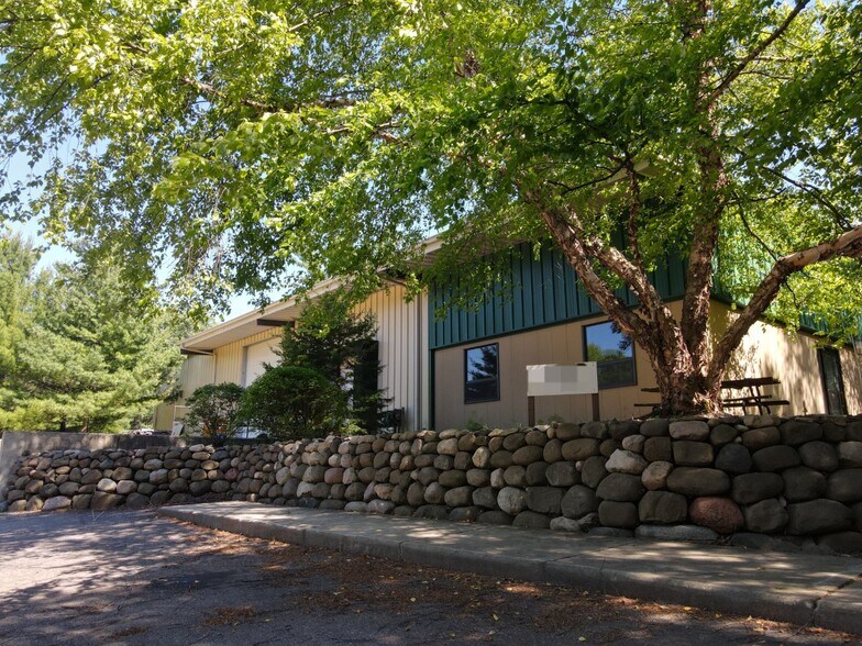520 Mill St, Montello, WI à vendre - Photo de l’immeuble – Image 2 sur 23