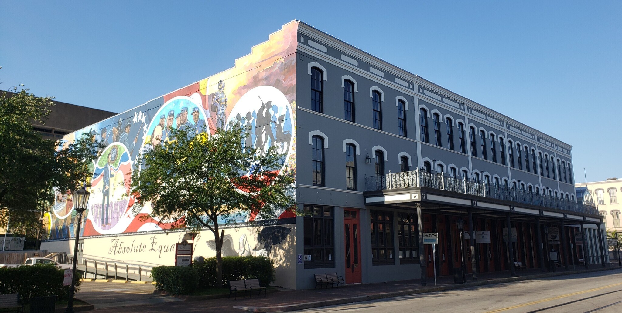 2215 Strand St, Galveston, TX à louer Photo de l’immeuble– Image 1 sur 9