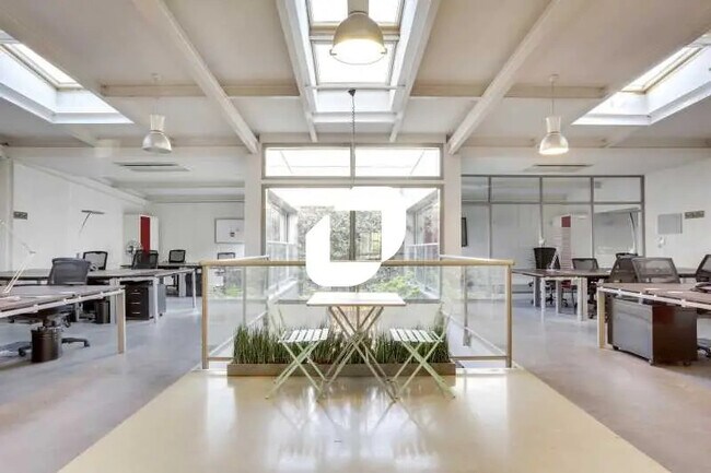 Plus de détails pour Bureau à louer