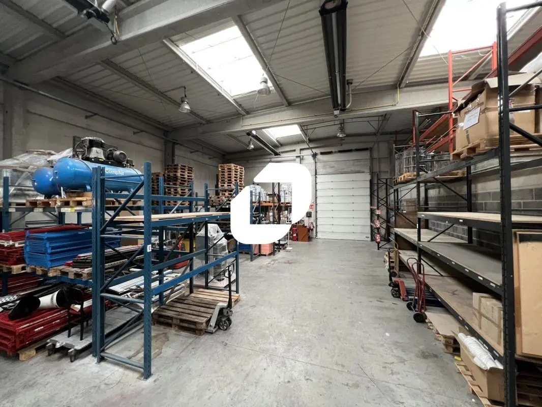 Bureau dans Hallennes-lez-Haubourdin à louer Photo de l’immeuble– Image 1 sur 10