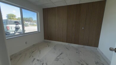 500 NE 25th St, Pompano Beach, FL à louer Photo intérieure– Image 2 sur 11