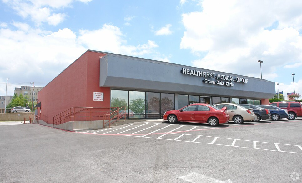 2400 Mall Cir, Fort Worth, TX à louer - Photo de l’immeuble – Image 3 sur 3