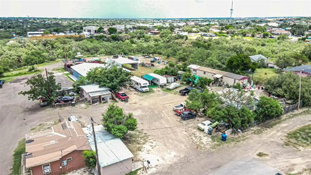 001 Barrios Street, Laredo, TX à vendre - Photo de l’immeuble – Image 2 sur 16