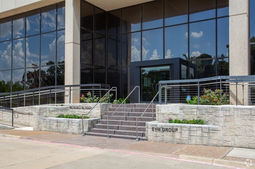 450 E John Carpenter Fwy, Irving, TX à louer - Photo de l’immeuble – Image 2 sur 44