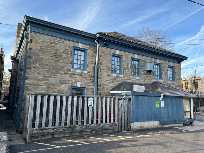 8527 Germantown Ave, Philadelphia, PA à vendre - Photo de l’immeuble – Image 2 sur 3