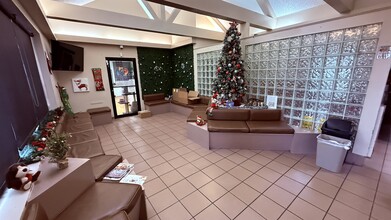 4601-4611 N Rancho Dr, Las Vegas, NV à louer Photo intérieure– Image 2 sur 7
